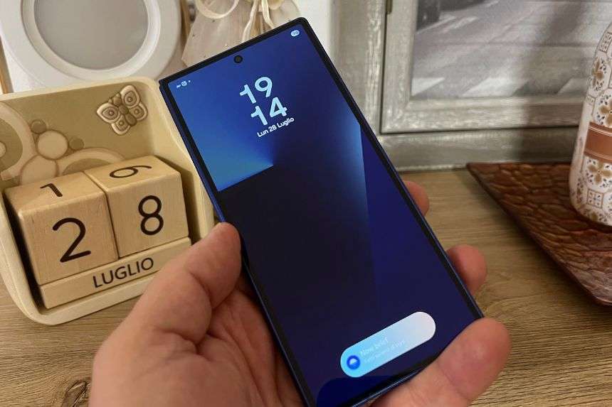 Galaxy Z Fold 7 display esterno Galaxy Z Fold 7 display esterno