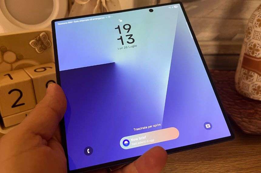 Galaxy Z Fold 7 display esterno Galaxy Z Fold 7 display esterno