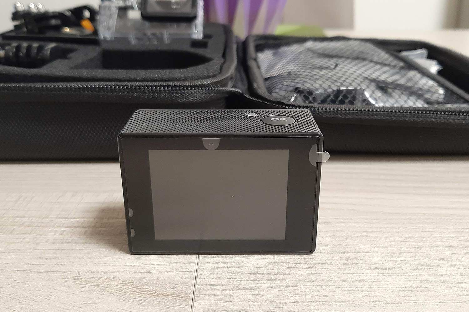 Il display della Apeman A80 4K