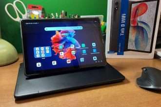 Blackview TAB 9 Wifi su scrivania