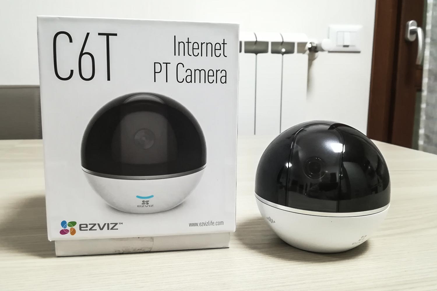 Ezviz C6T telecamera IP e scatola completa