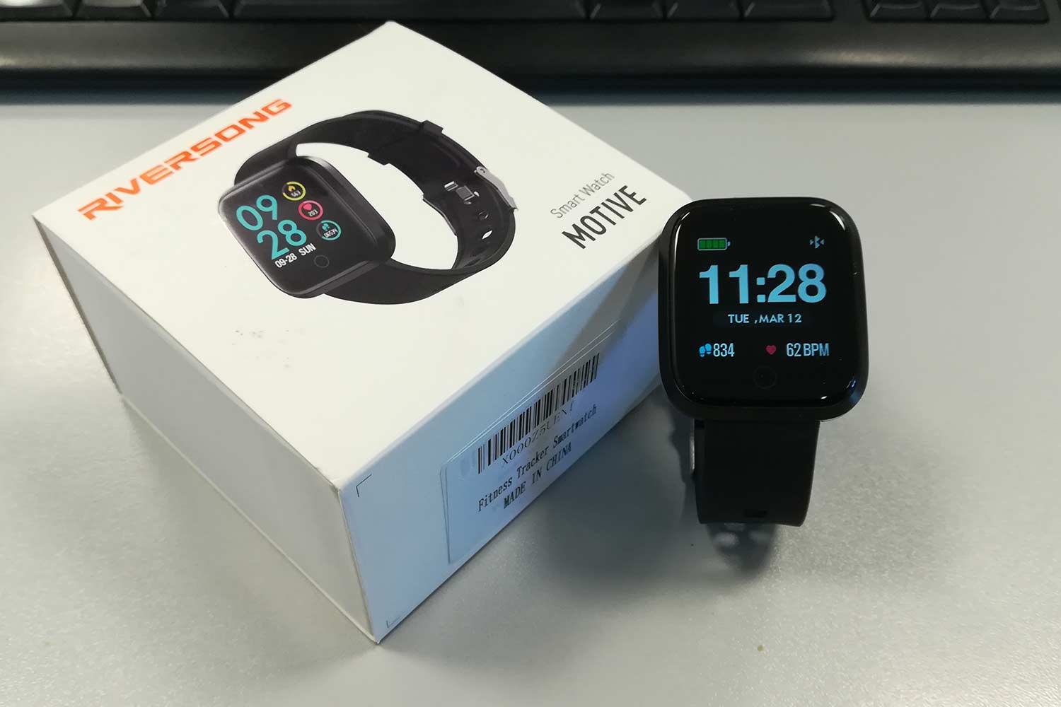Confezione del fitness tracker Riversong