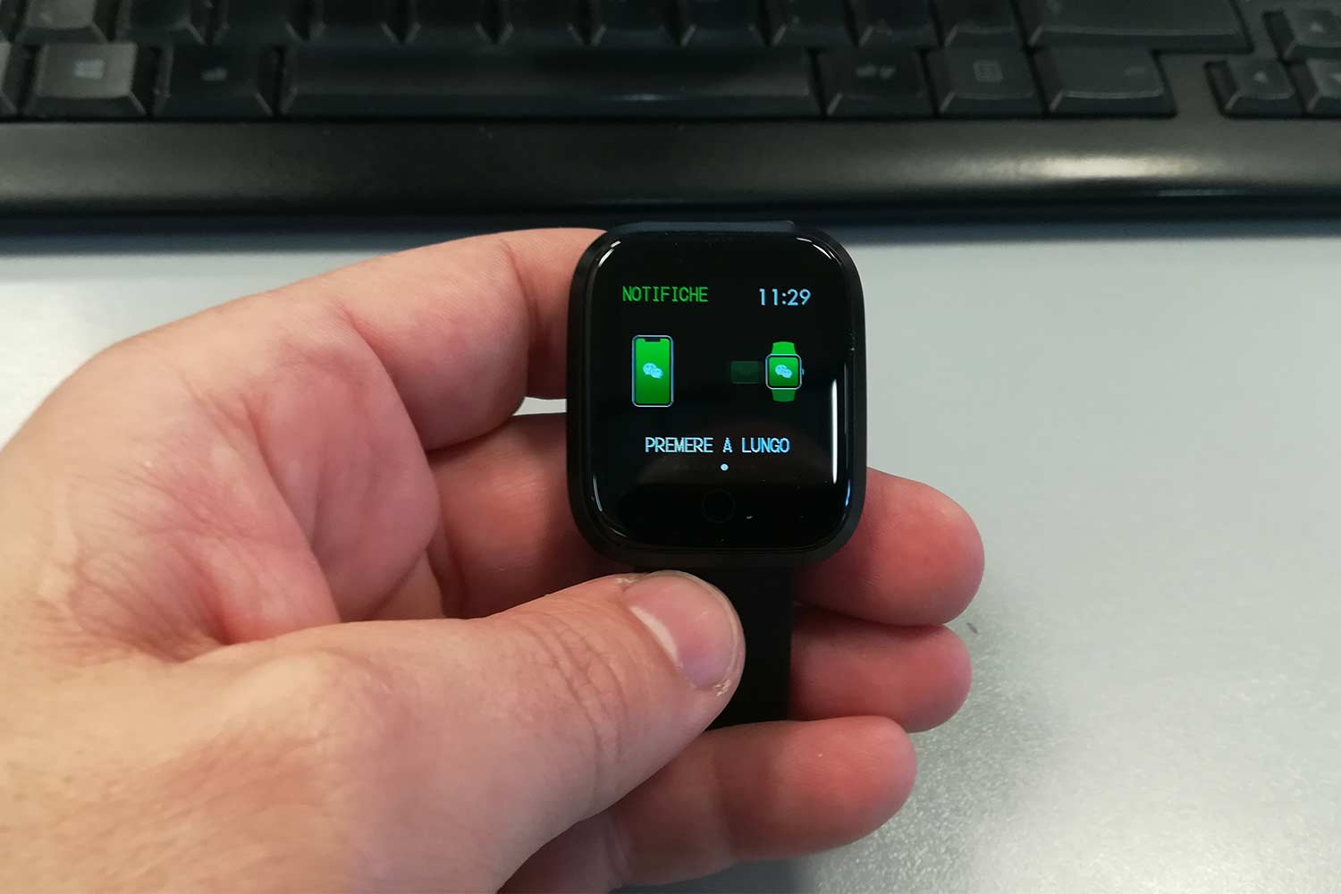 Schermata della funzione notifiche del fitness tracker Riversong