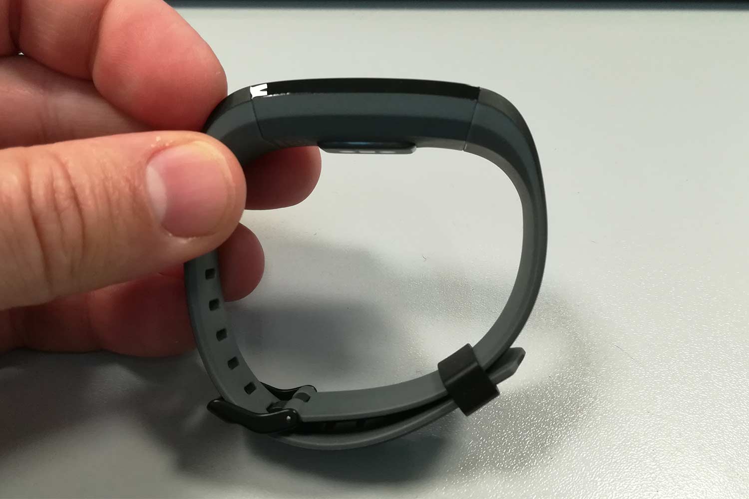 Fitness Tracker Homscam visione laterale