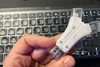 Design della i-FlashDrive HD di Zoiot