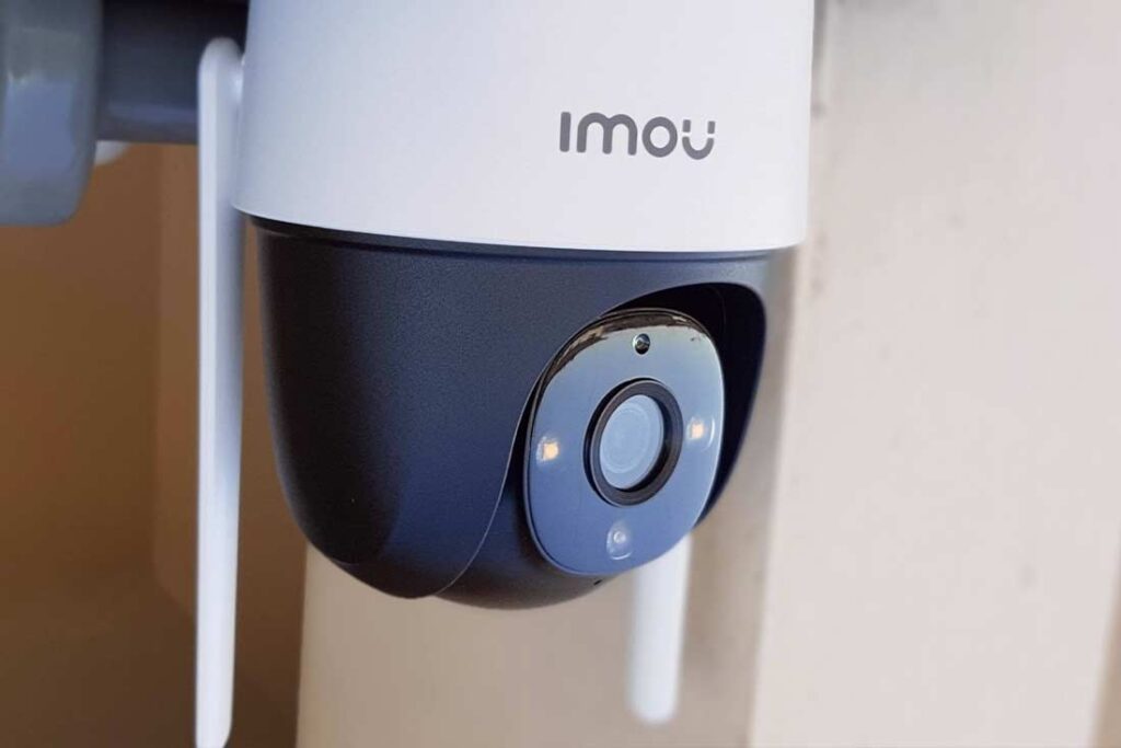 Installazione a soffitto della Imou Cruiser