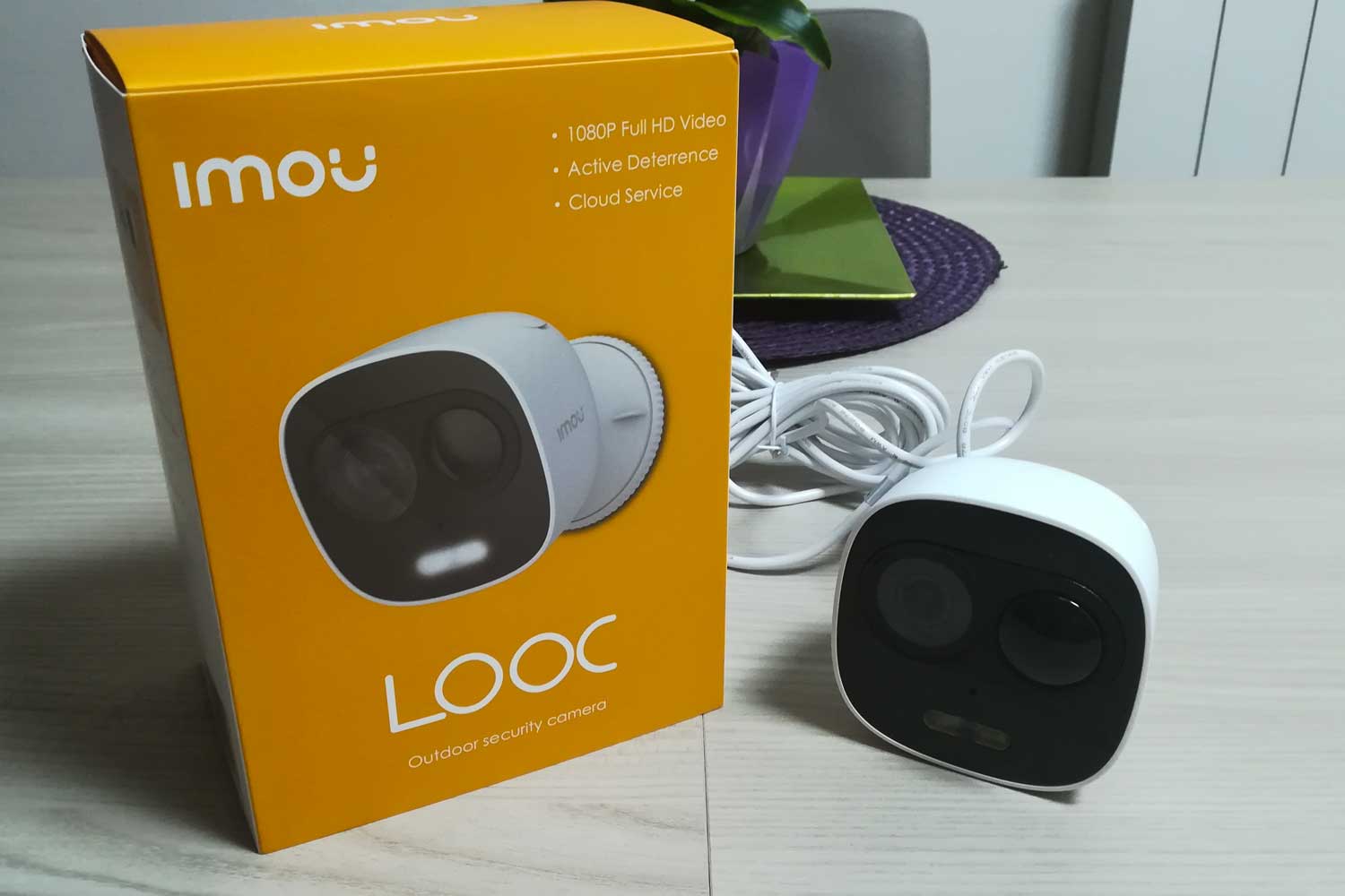 La confezione della telecamera Imou Looc Full HD da esterno