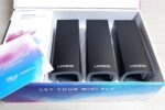 3 nodi di colore nero del sistema Linksys Velop