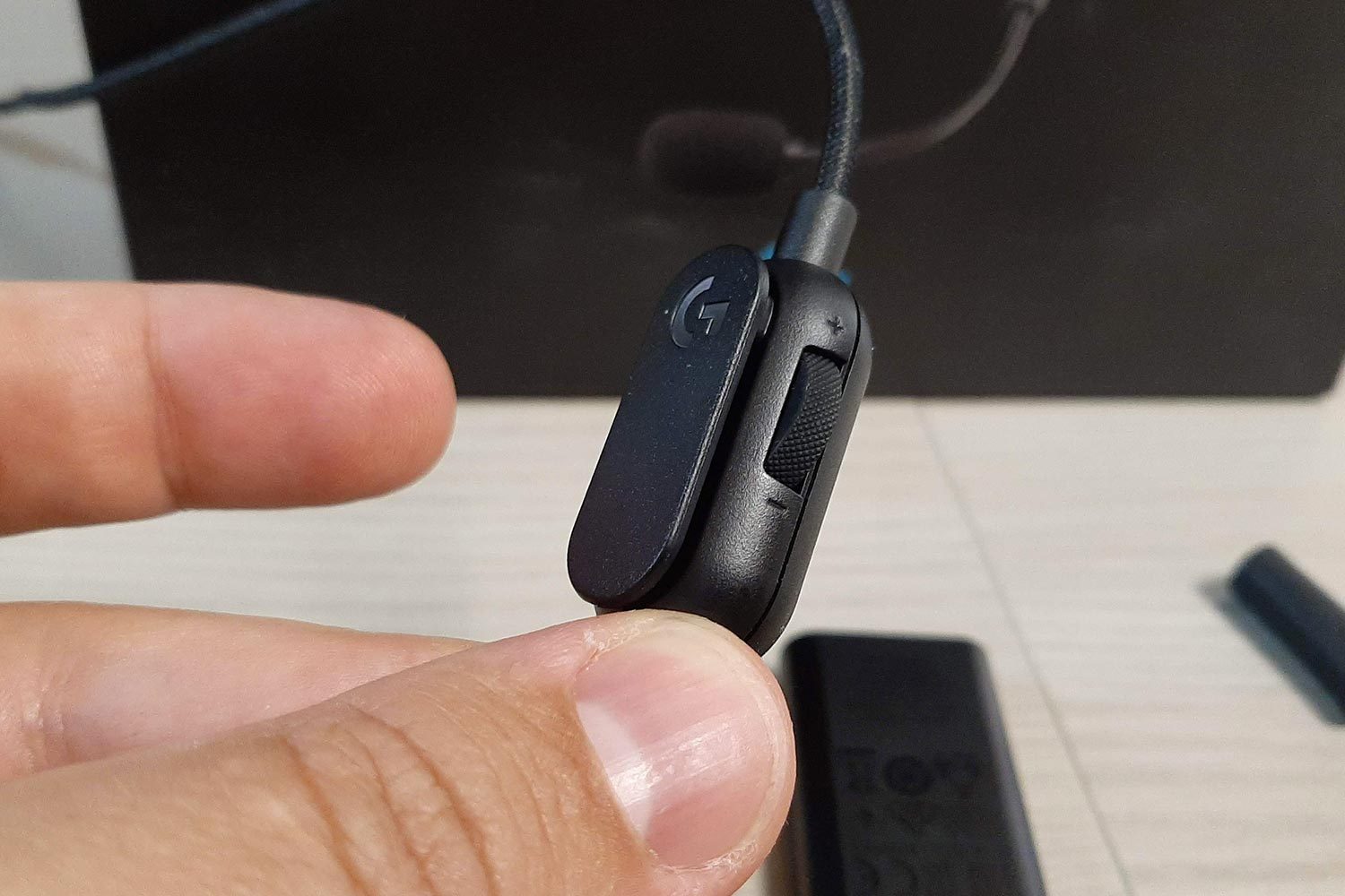 Controller per volume e microfono sulla G PRO Logitech