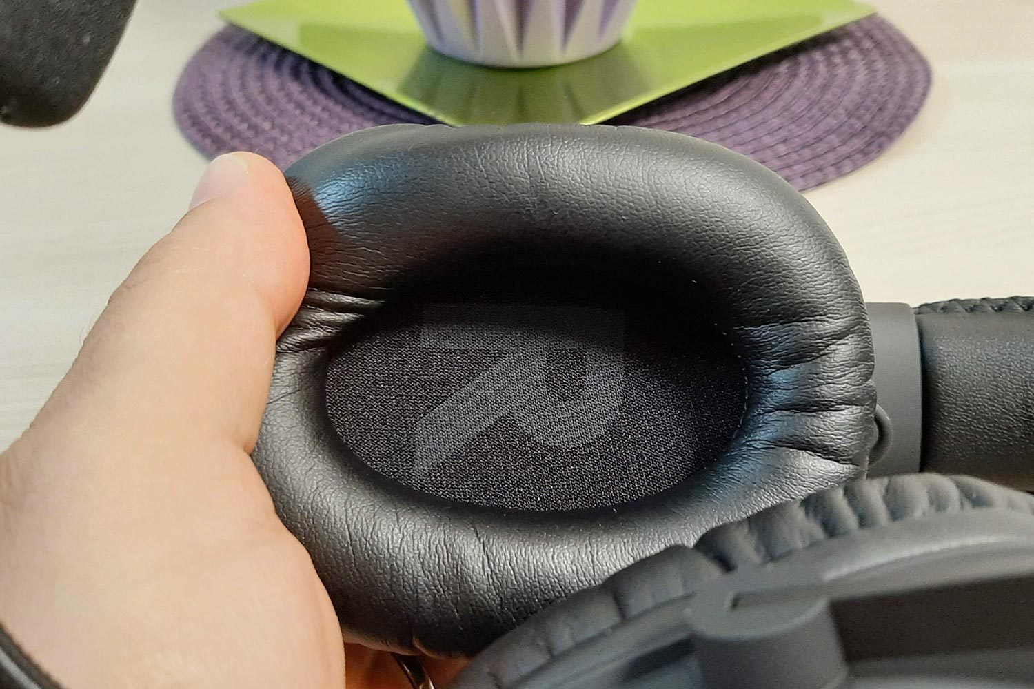 Interno in memory foam nelle cuffie Logitech G PRO