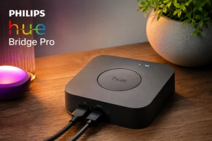 Philips Hue Bridge Pro nero per il controllo dell'illuminazione smart Hue