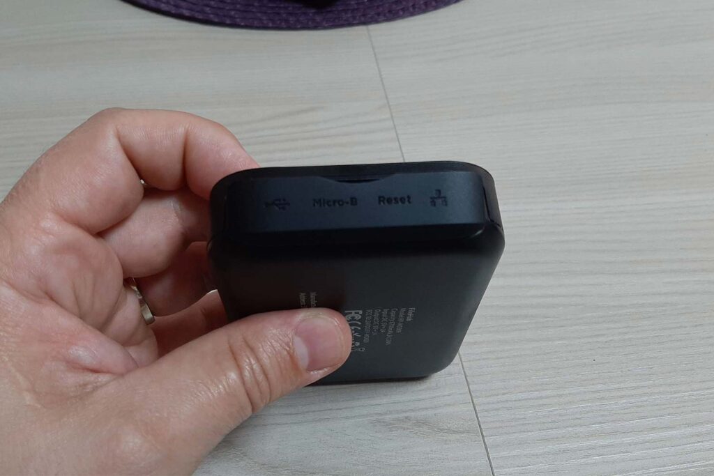 Sportellino superiore RAVPower FileHub