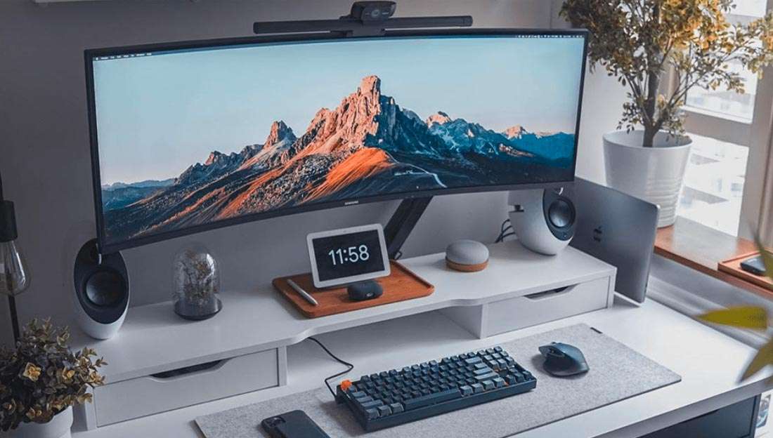 Setup scrivania per lo studio