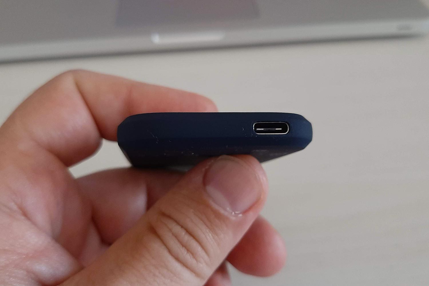 Porta USB-C nella parte inferiore del SSD di SanDisk