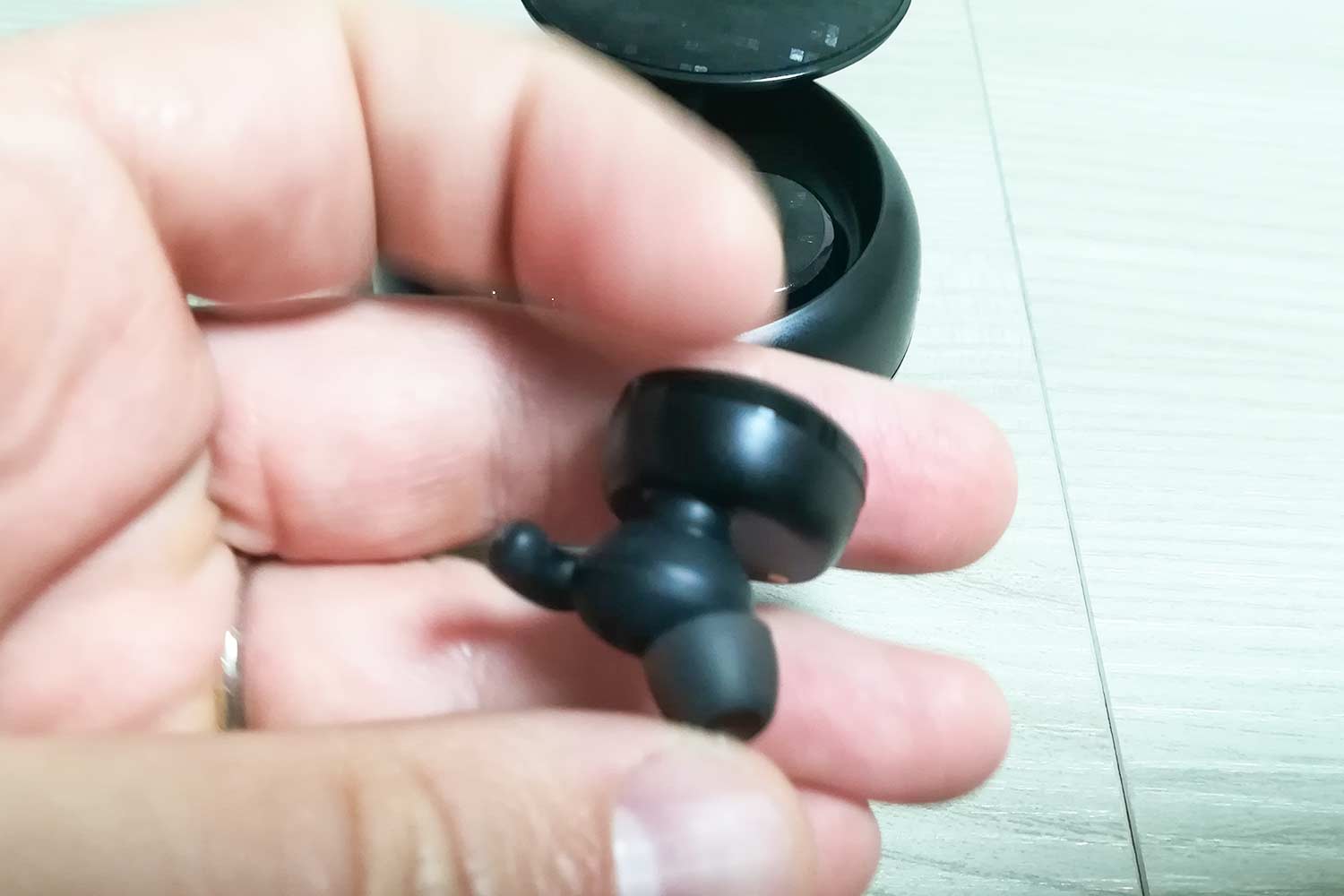 Dettaglio stanghetta auricolari Spunky Tronsmart