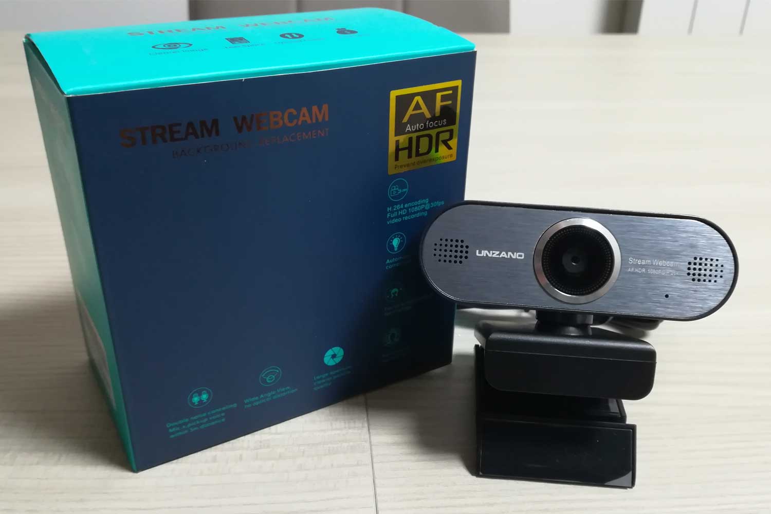 Confezione della Stream Webcam di Unzano